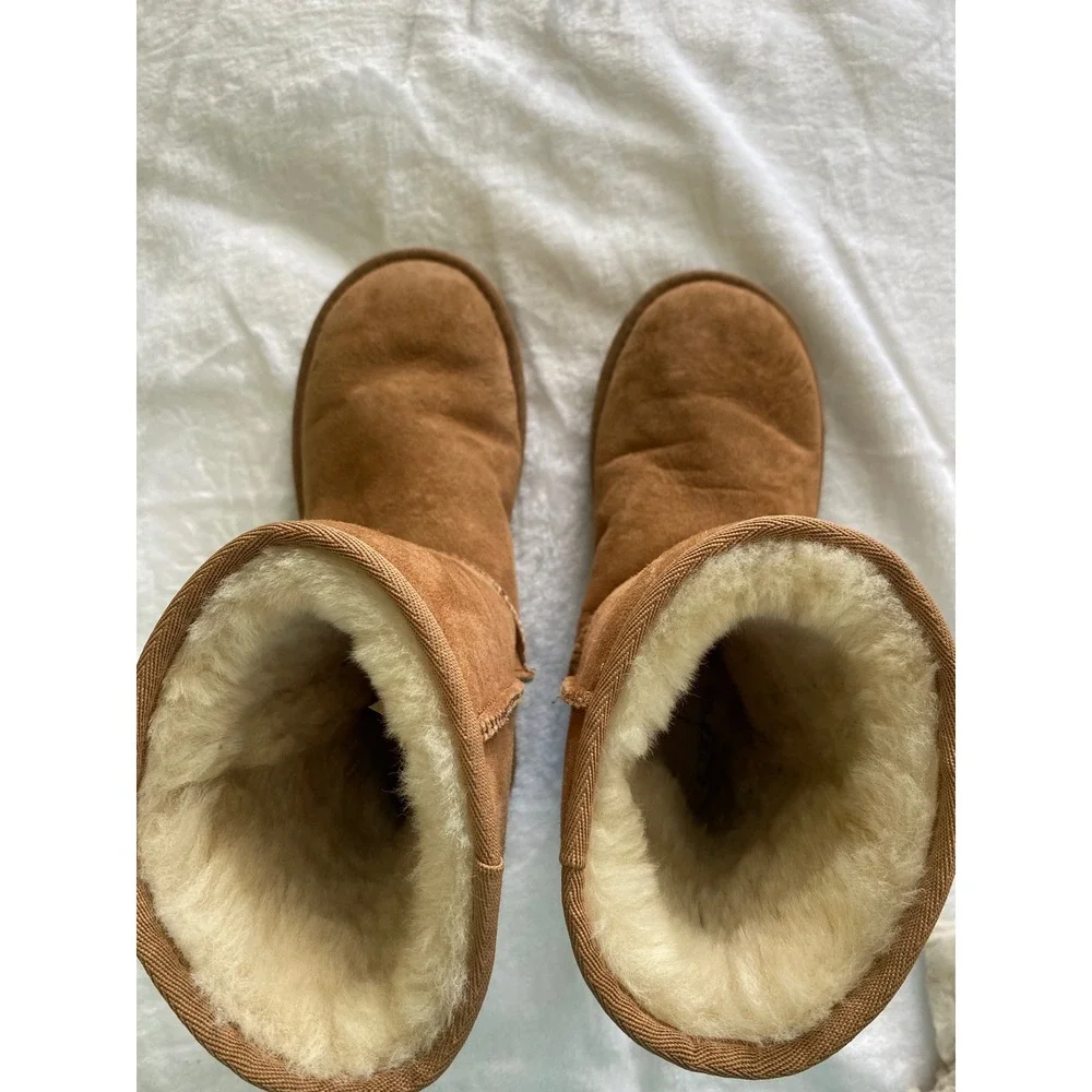 UGG Classic Short II Chestnut Suede Sheepskin Boots Womens 7 1016223